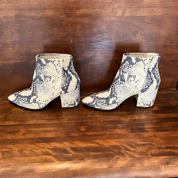 Steve Madden Jillian Women's Snake Print Ankle Block Heel Boots Zip Size 9.5 - Picture 4 of 12